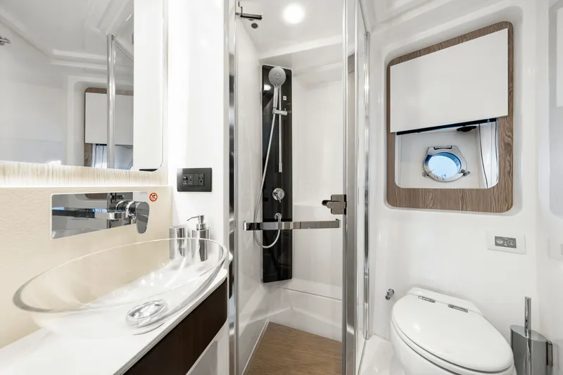 Slide: The Image of Azimut S6 2025 - 90