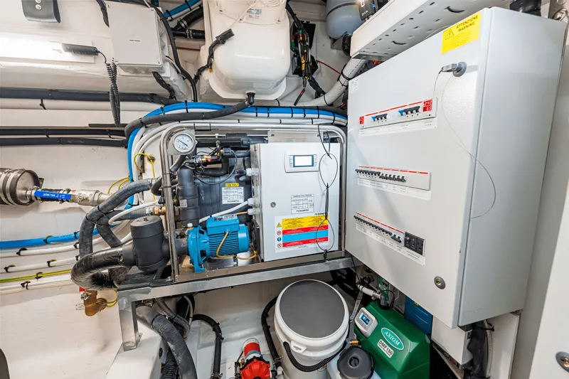 Slide: The Image of Azimut S6 2025 - 98