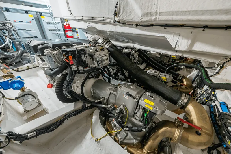 Slide: The Image of Azimut S6 2025 - 99