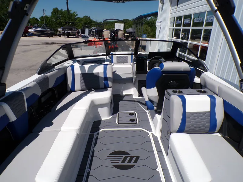 Slide: The Image of Malibu Wakesetter 24 MXZ 2026 - 21