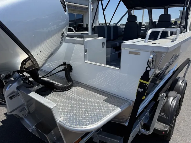 Slide: The Image of Hewescraft 190 Sea Runner 2026 - 6