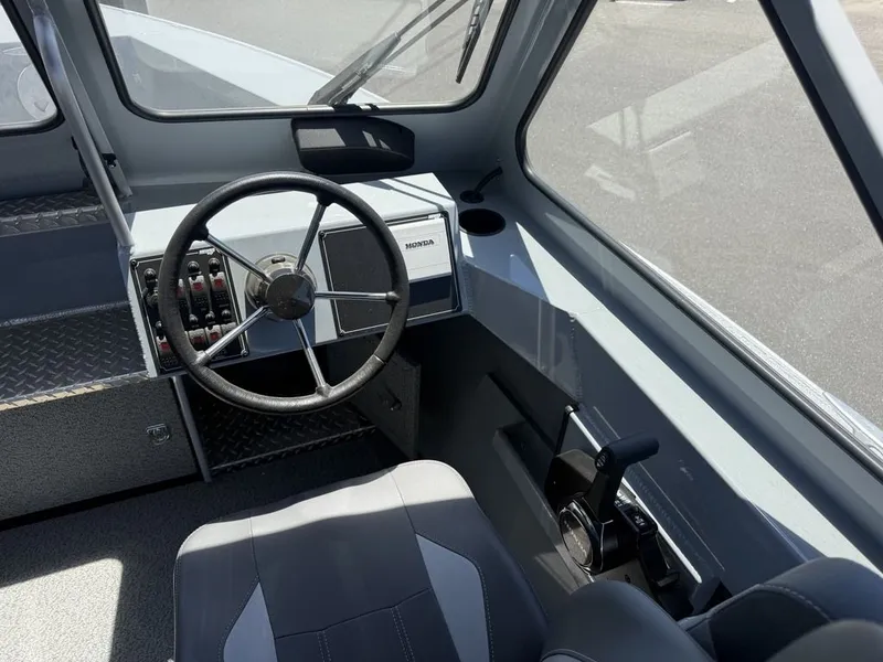 Slide: The Image of Hewescraft 190 Sea Runner 2026 - 10