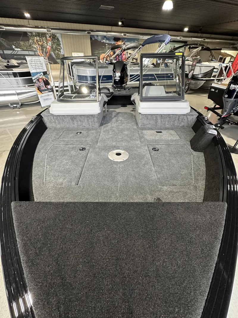 The Image of Smoker Craft ADV188DC 2025 - 0