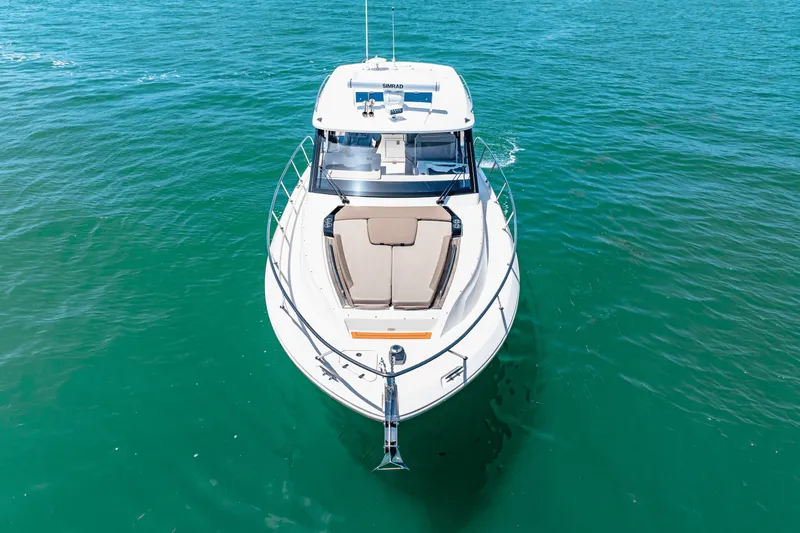 Slide: The Image of Boston Whaler 365 Conquest 2025 - 12