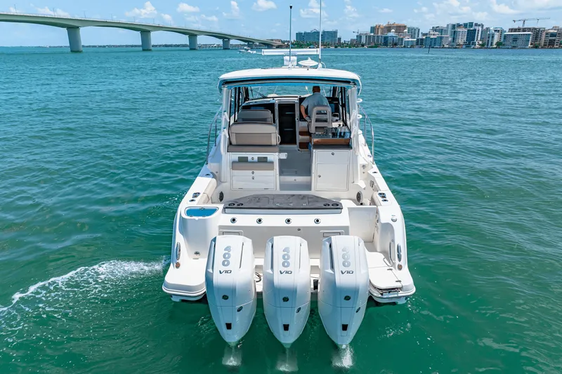 Slide: The Image of Boston Whaler 365 Conquest 2025 - 14