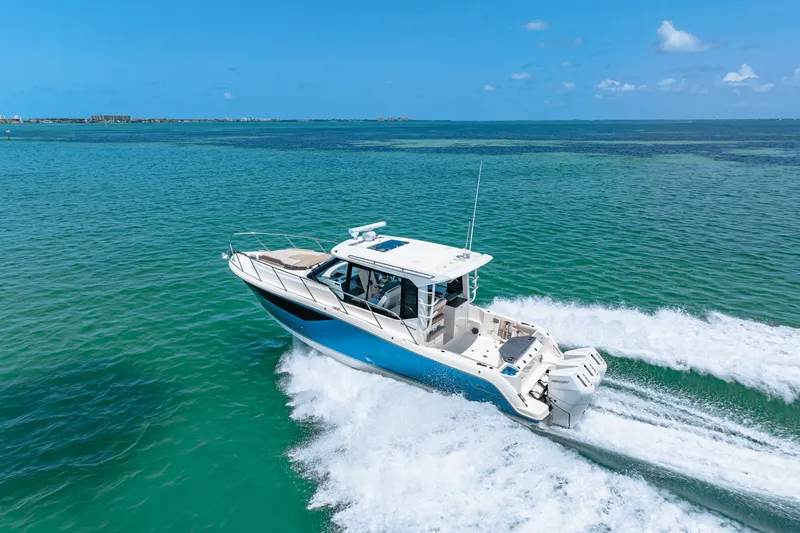 Slide: The Image of Boston Whaler 365 Conquest 2025 - 29