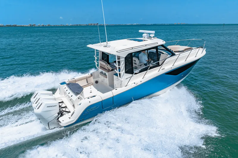 Slide: The Image of Boston Whaler 365 Conquest 2025 - 38