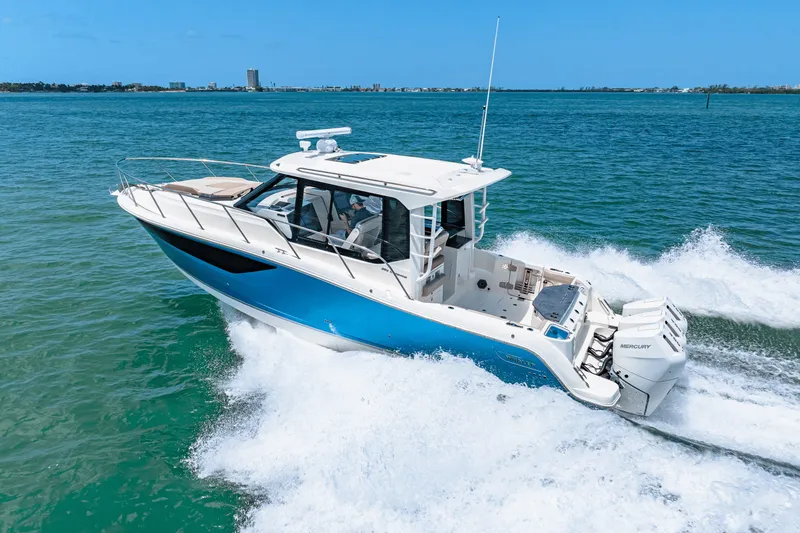 Slide: The Image of Boston Whaler 365 Conquest 2025 - 44