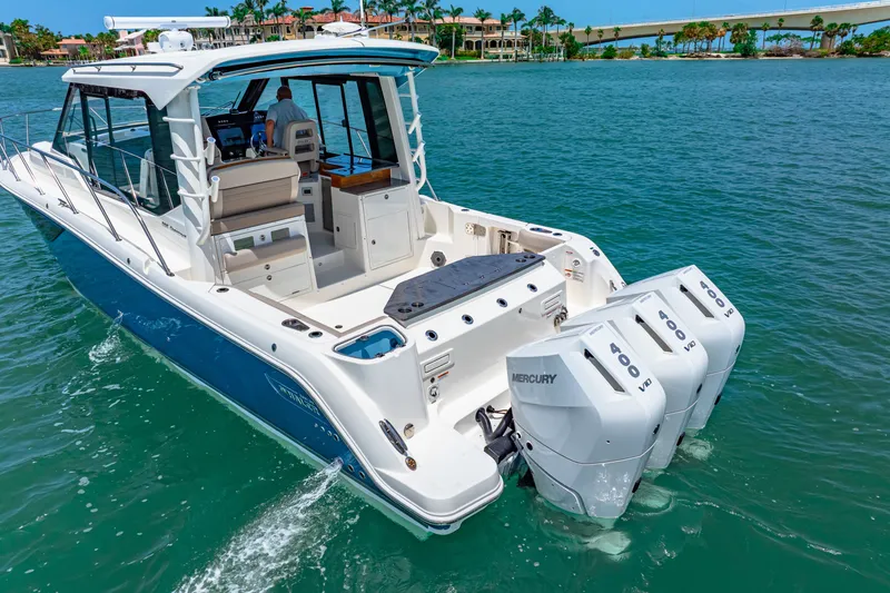 Slide: The Image of Boston Whaler 365 Conquest 2025 - 50