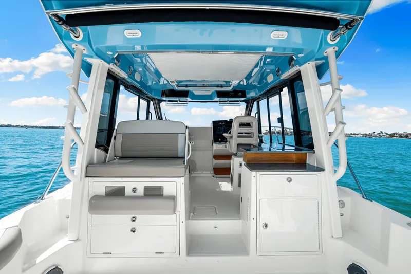 Slide: The Image of Boston Whaler 365 Conquest 2025 - 68