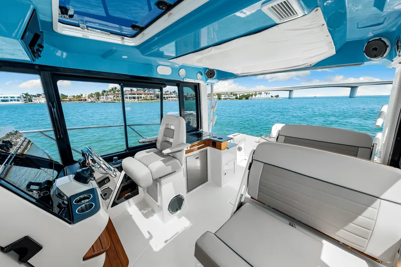 Slide: The Image of Boston Whaler 365 Conquest 2025 - 78