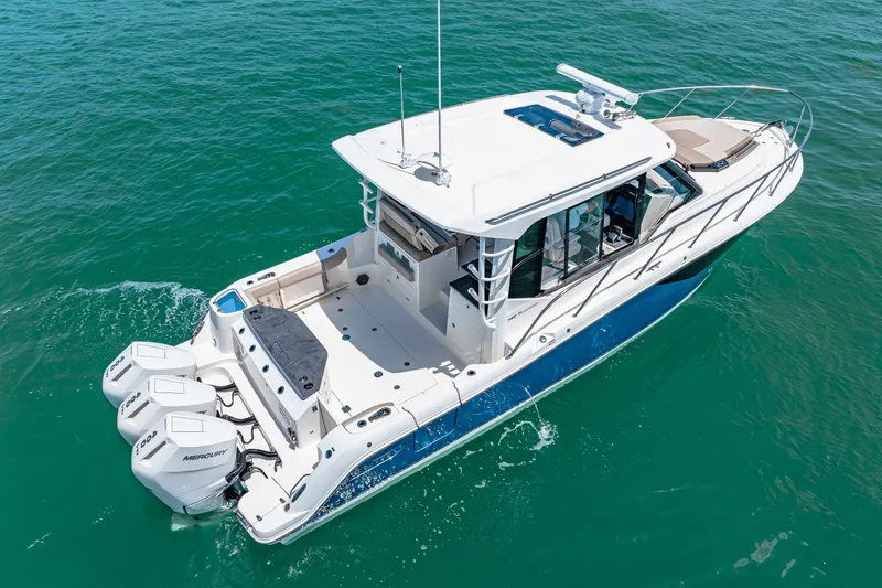 Slide: The Image of Boston Whaler 365 Conquest 2025 - 9