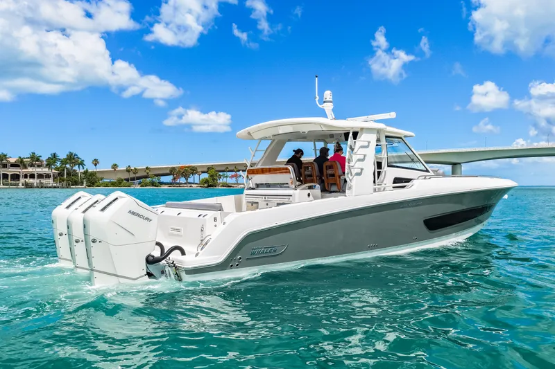 Slide: The Image of Boston Whaler 420 Outrage 2025 - 79