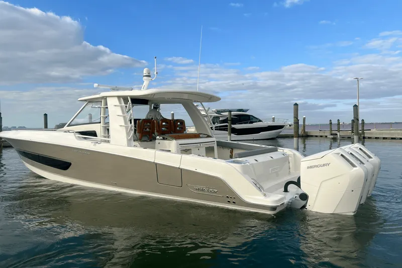 Slide: The Image of Boston Whaler 420 Outrage 2025 - 8