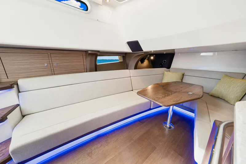 Slide: The Image of Boston Whaler 420 Outrage 2025 - 83