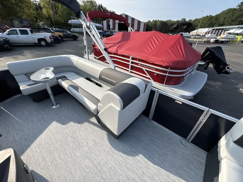 Slide: The Image of Bennington 20 S1 CRUISE 2027 - 20
