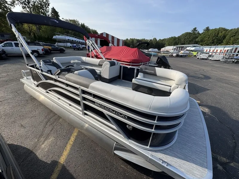 Slide: The Image of Bennington 20 S1 CRUISE 2027 - 10
