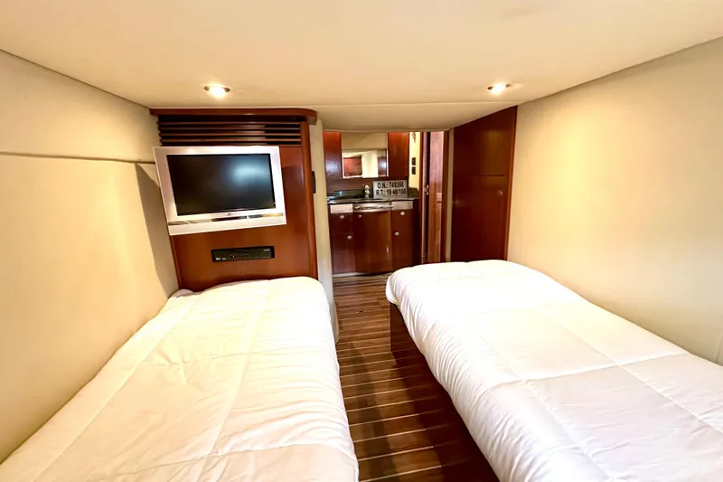Slide: The Image of Sea Ray 48 Sundancer 2005 - 24