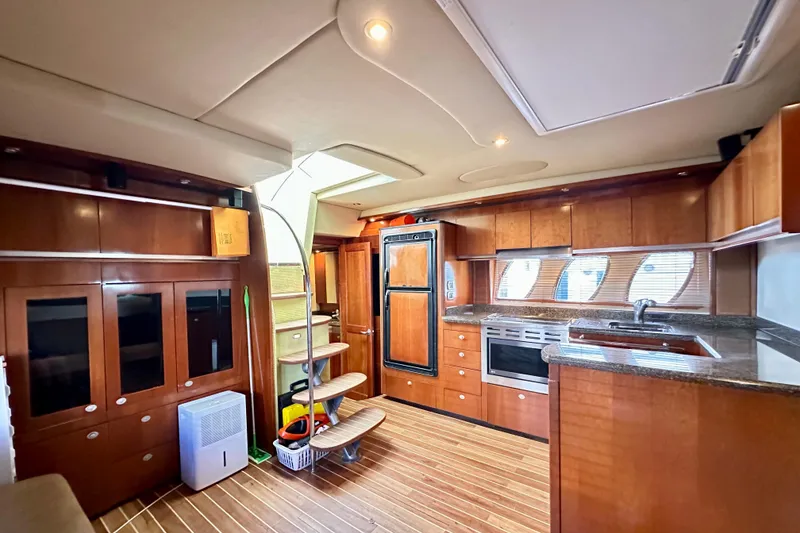 Slide: The Image of Sea Ray 48 Sundancer 2005 - 25