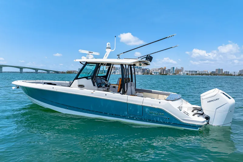 Slide: The Image of Boston Whaler 360 Outrage 2025 - 12