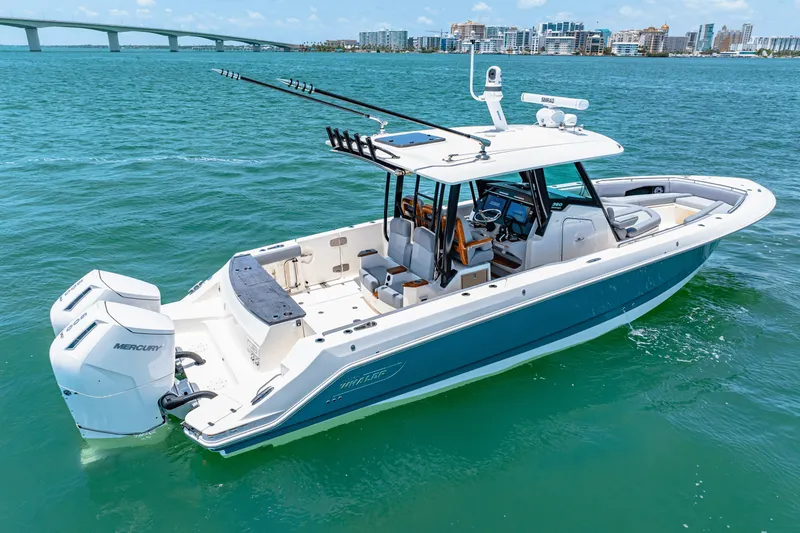 Slide: The Image of Boston Whaler 360 Outrage 2025 - 15
