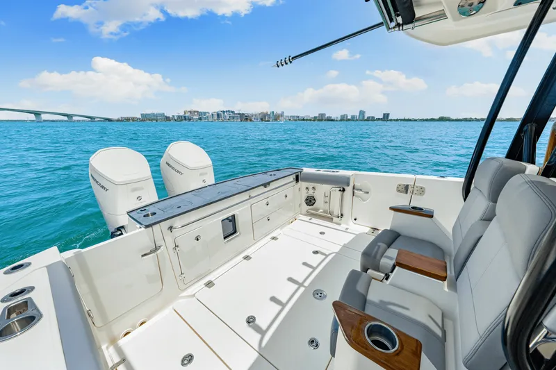 Slide: The Image of Boston Whaler 360 Outrage 2025 - 19