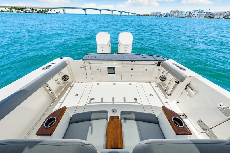 Slide: The Image of Boston Whaler 360 Outrage 2025 - 20
