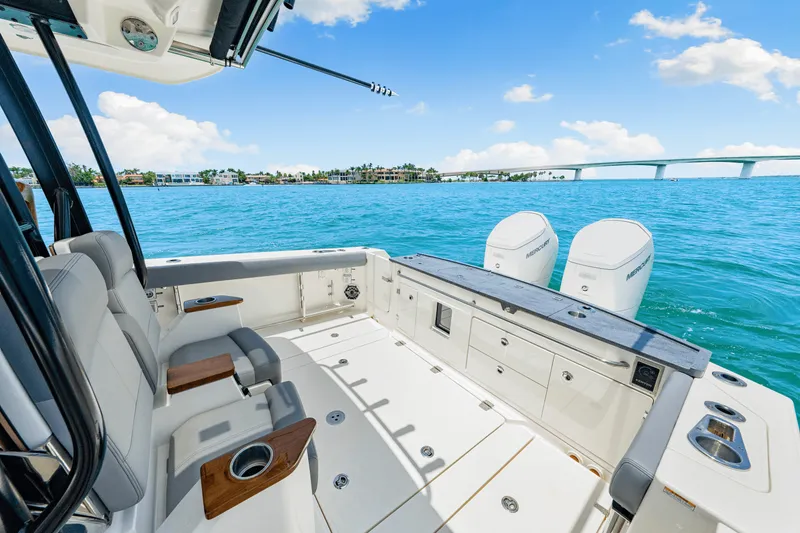 Slide: The Image of Boston Whaler 360 Outrage 2025 - 21