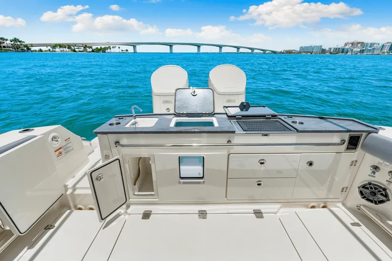 Slide: The Image of Boston Whaler 360 Outrage 2025 - 23