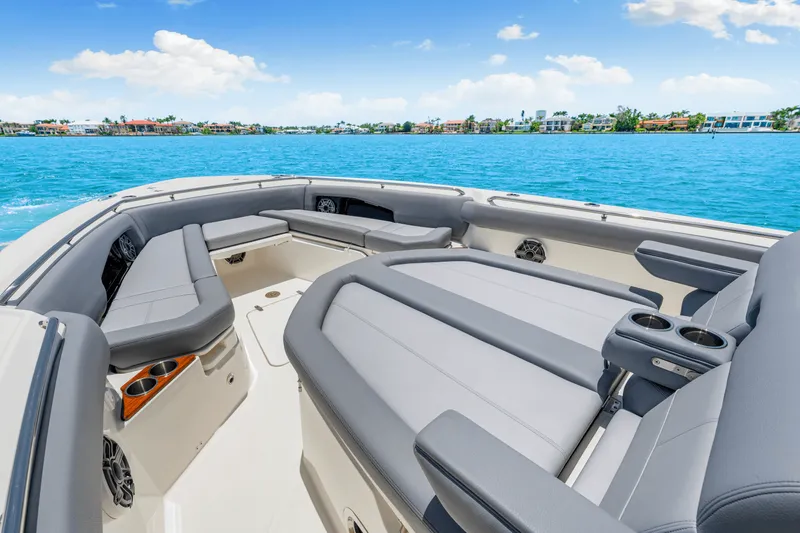 Slide: The Image of Boston Whaler 360 Outrage 2025 - 35