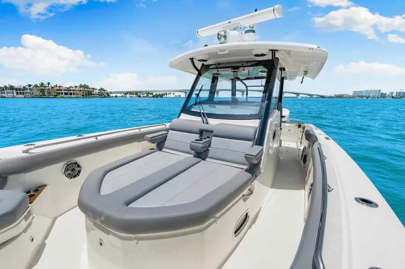 Slide: The Image of Boston Whaler 360 Outrage 2025 - 38