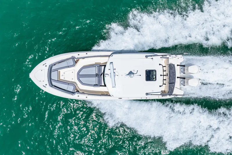 Slide: The Image of Boston Whaler 360 Outrage 2025 - 46