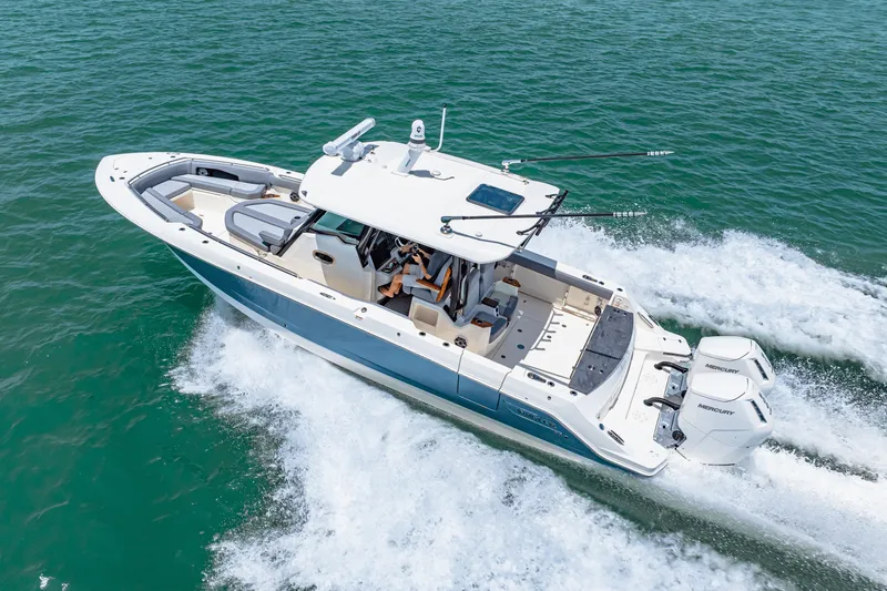 Slide: The Image of Boston Whaler 360 Outrage 2025 - 51