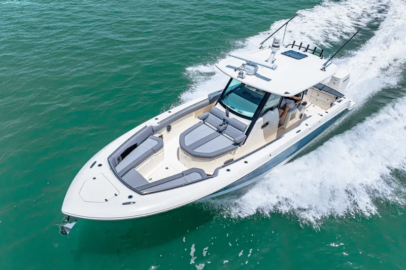 Slide: The Image of Boston Whaler 360 Outrage 2025 - 58