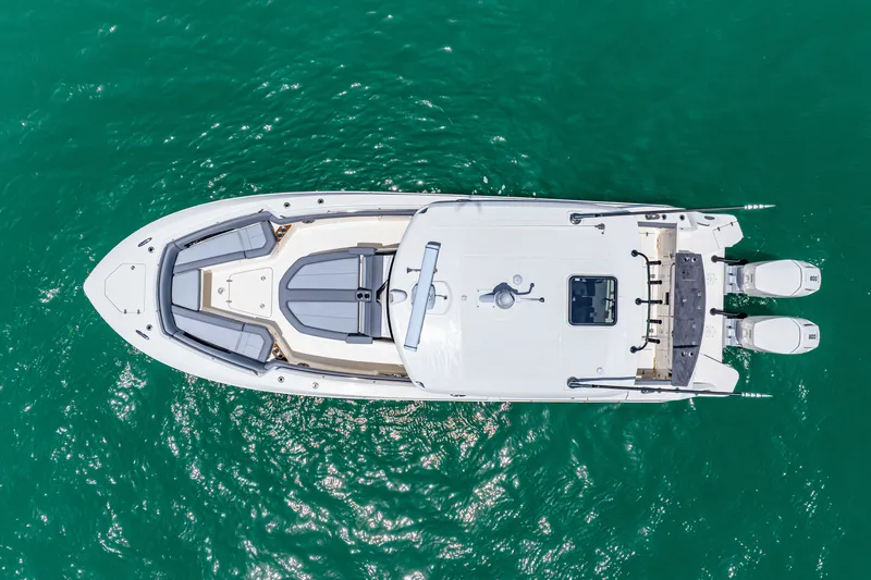 Slide: The Image of Boston Whaler 360 Outrage 2025 - 65