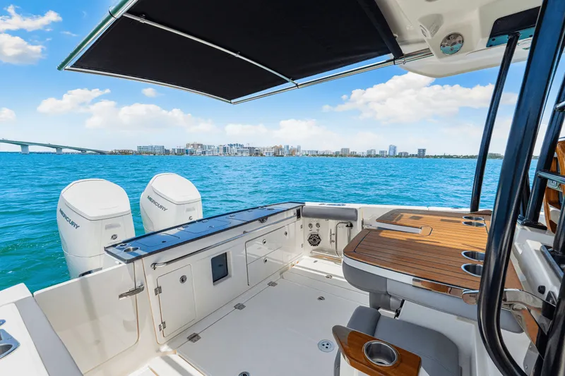 Slide: The Image of Boston Whaler 360 Outrage 2025 - 77