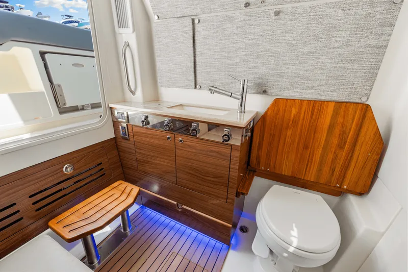 Slide: The Image of Boston Whaler 360 Outrage 2025 - 82