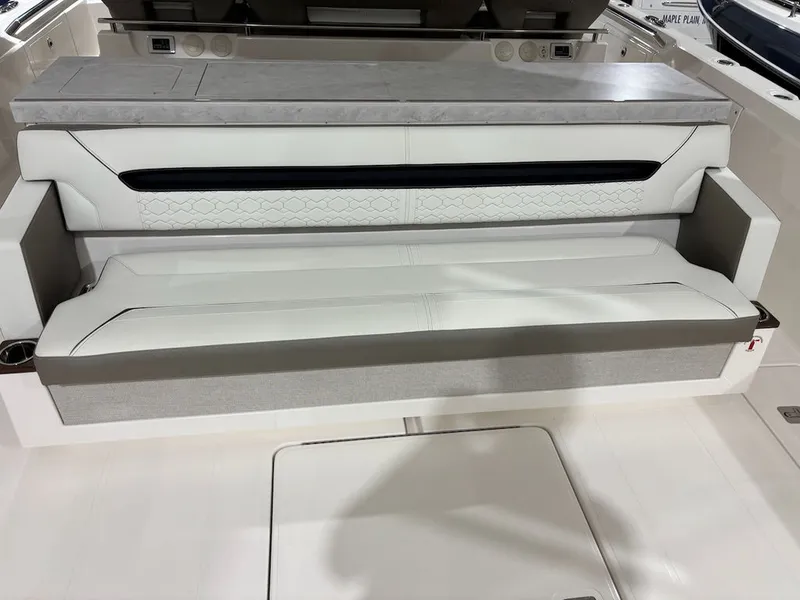 Slide: The Image of Tiara 43LS 2022 - 8