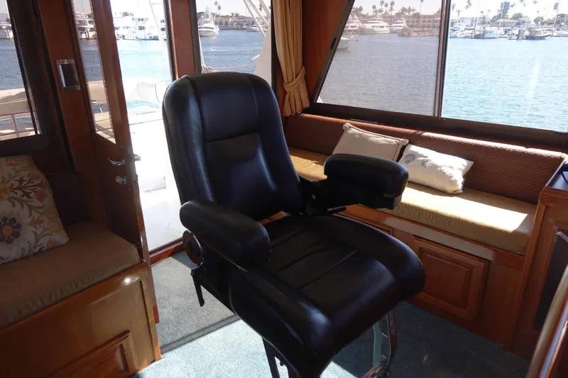 Slide: The Image of Hatteras 60 Convertible 1982 - 14