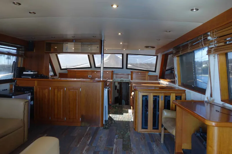Slide: The Image of Hatteras 60 Convertible 1982 - 25