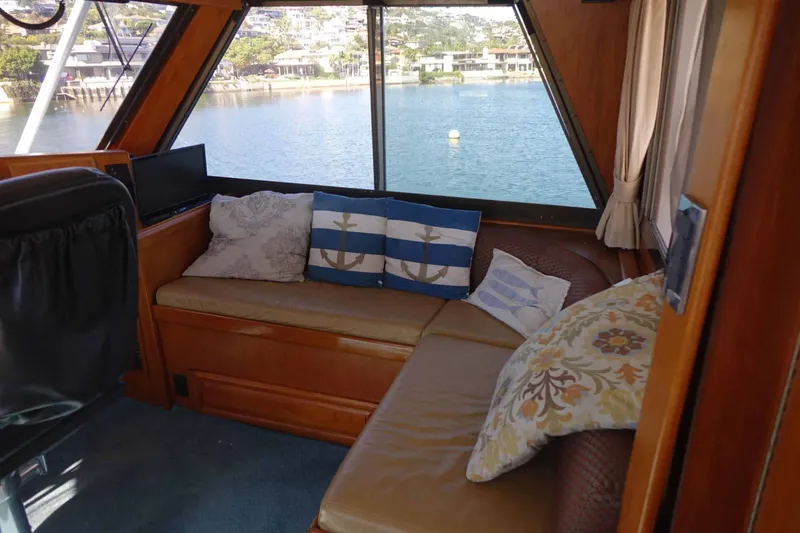 Slide: The Image of Hatteras 60 Convertible 1982 - 18