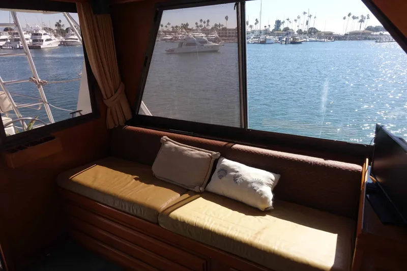 Slide: The Image of Hatteras 60 Convertible 1982 - 17