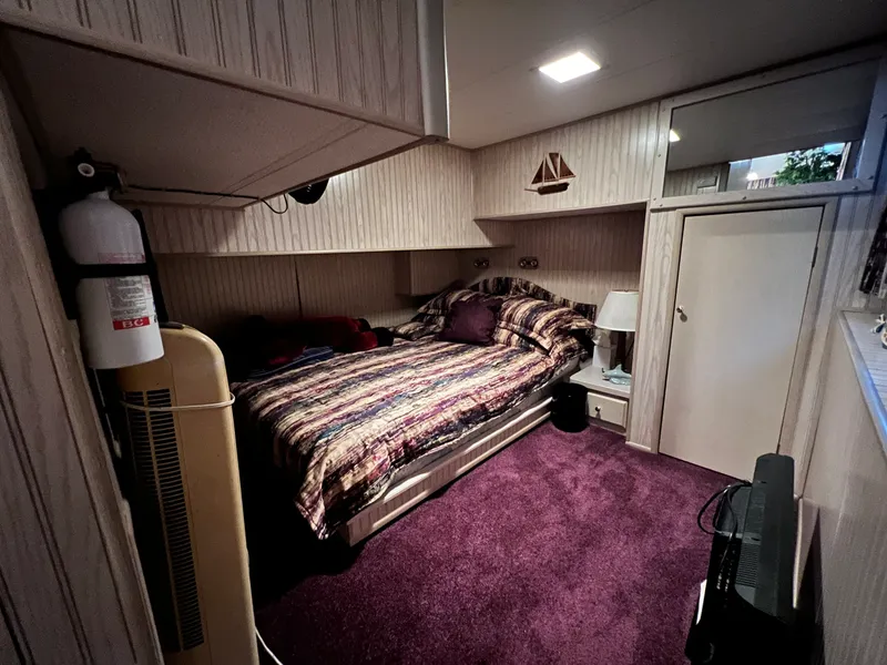 Slide: The Image of Lakeview 79x18 Houseboat 1997 - 35