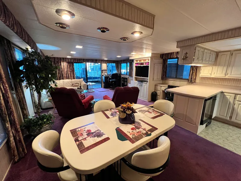 Slide: The Image of Lakeview 79x18 Houseboat 1997 - 18