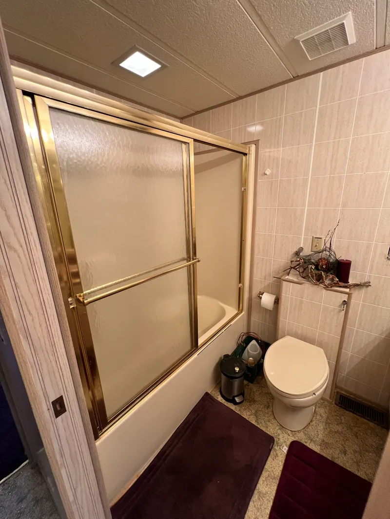 Slide: The Image of Lakeview 79x18 Houseboat 1997 - 34