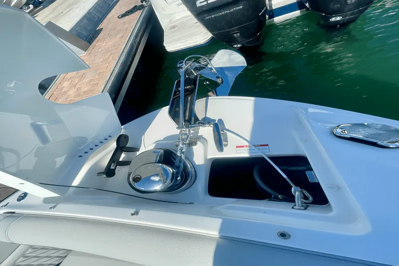 Slide: The Image of Sea Ray SLX 260 Outboard 2025 - 14