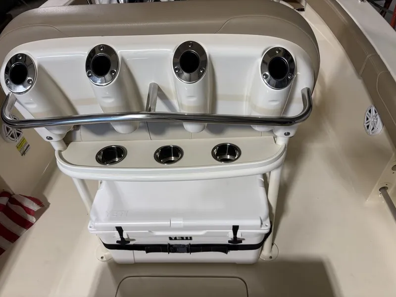 Slide: The Image of Scout Boats 215 XSF 2024 - 5