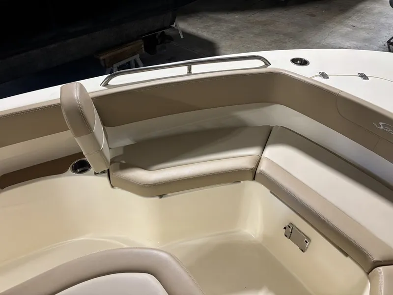 Slide: The Image of Scout Boats 215 XSF 2024 - 11