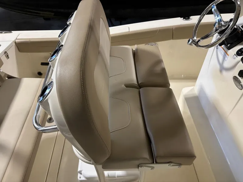 Slide: The Image of Scout Boats 215 XSF 2024 - 10