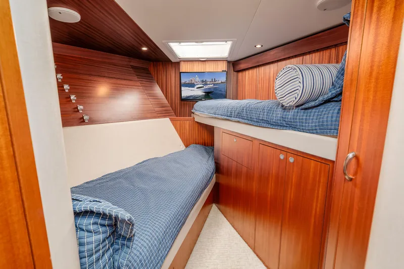 Slide: The Image of Hatteras 54 GT 2017 - 36